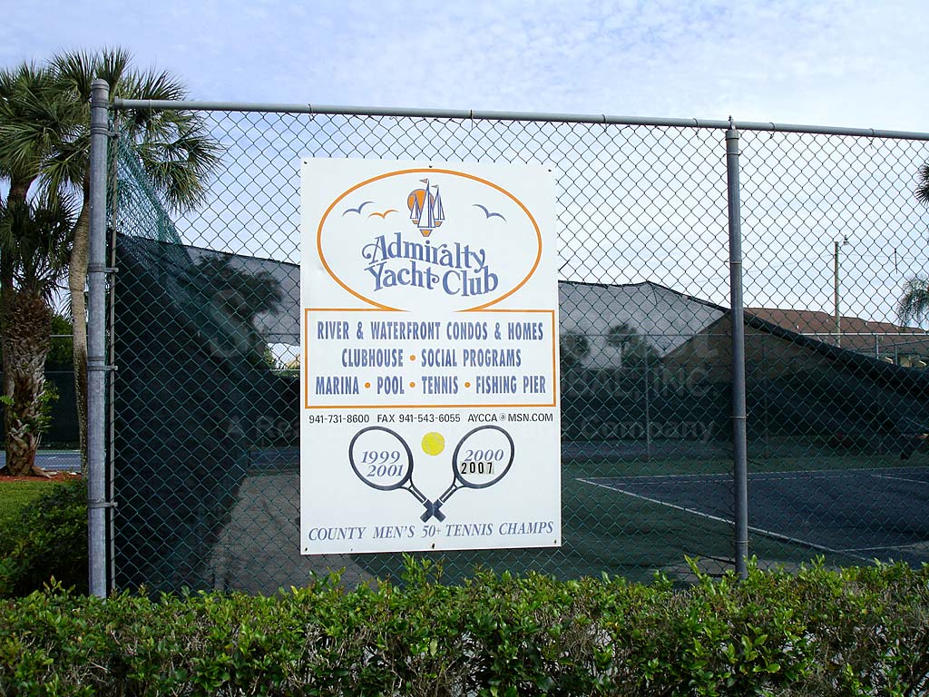 Admiralty Yacht Club Tennis Courts
